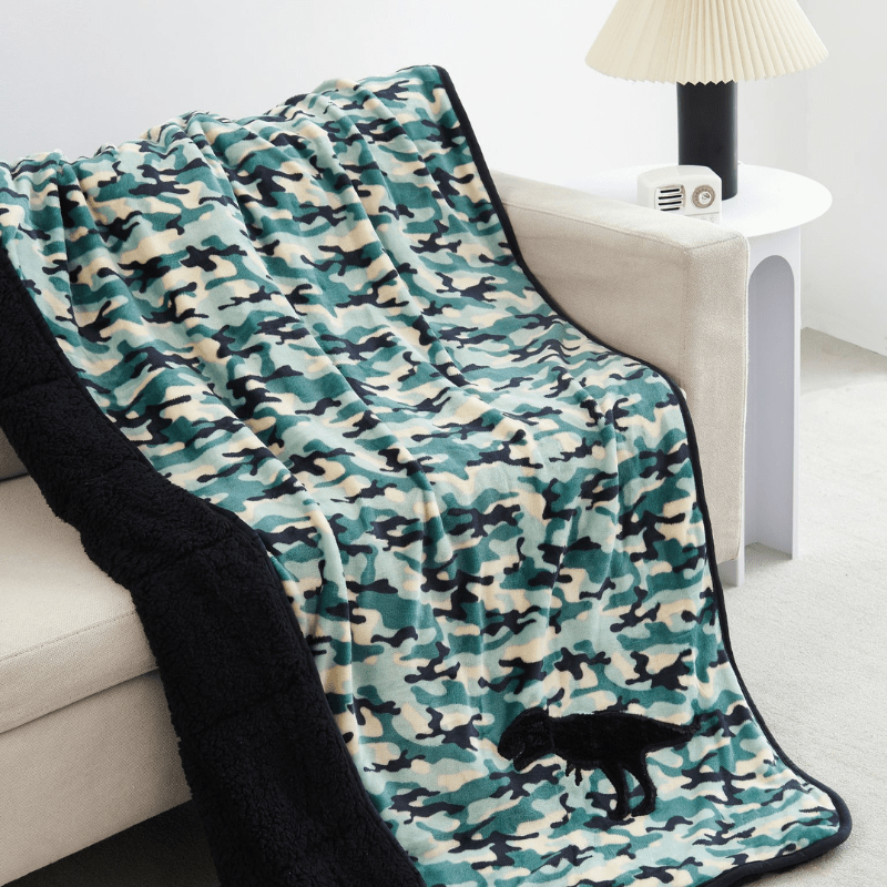 Camoflauge Applique Weighted Throw RE-APLWT-DIN5