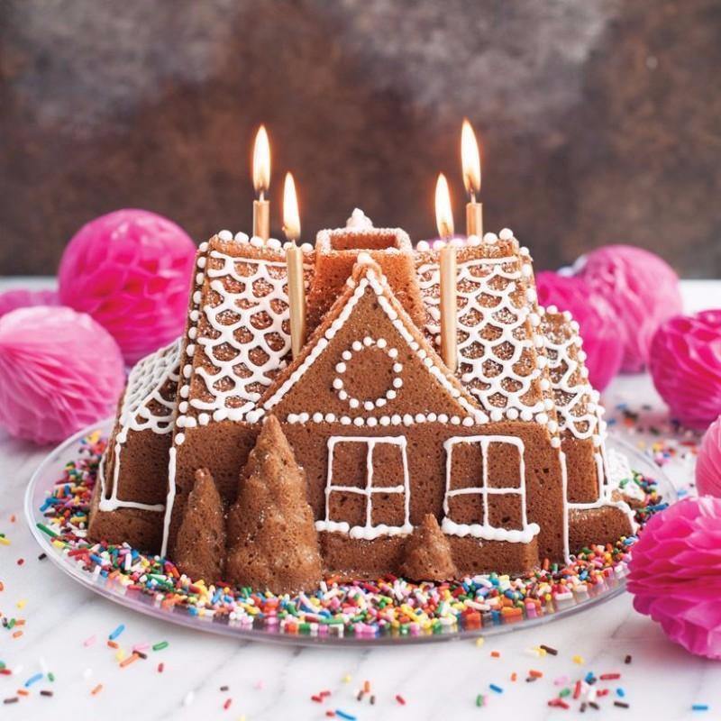 Gingerbread House Bundt Pan by NordicWare 83948M