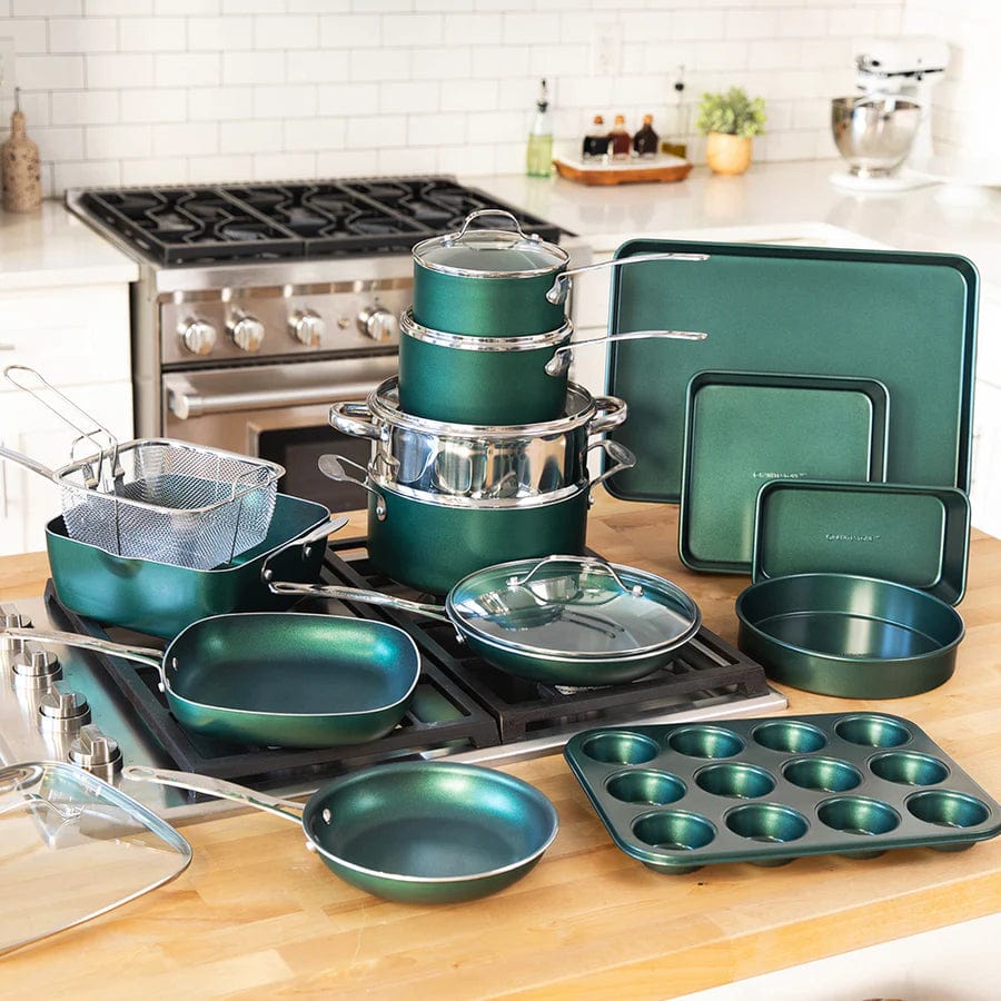 https://www.domestify.com/cdn/shop/products/granitestone-20-piece-non-stick-cookware-set-emerald-green-em7392-29053021945927.jpg?v=1666056557&width=900