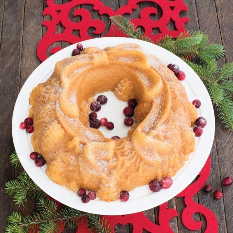 Holiday Wreath Cake Pan by NordicWare 85348M