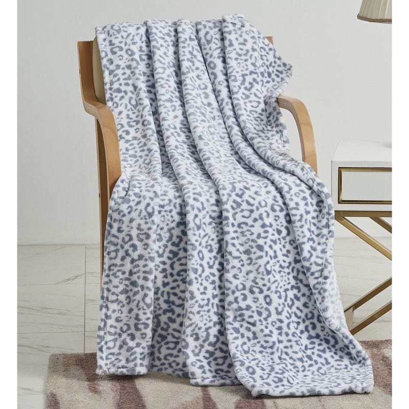 Leopard Patterned 50" x 70" Microplush Blanket 111607