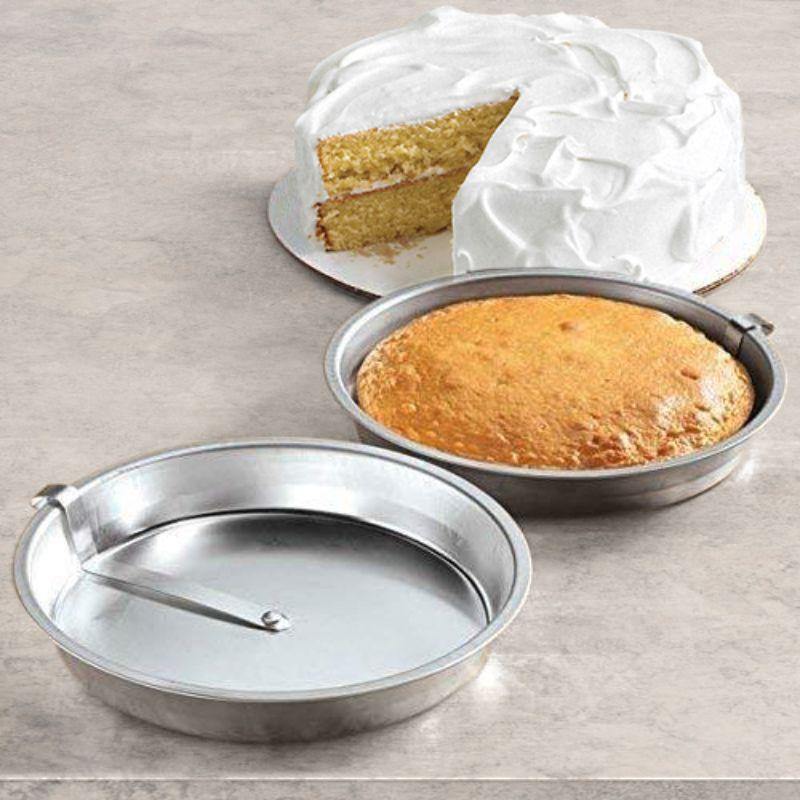 Set of 2 Cake Pans with Easy Release K2441